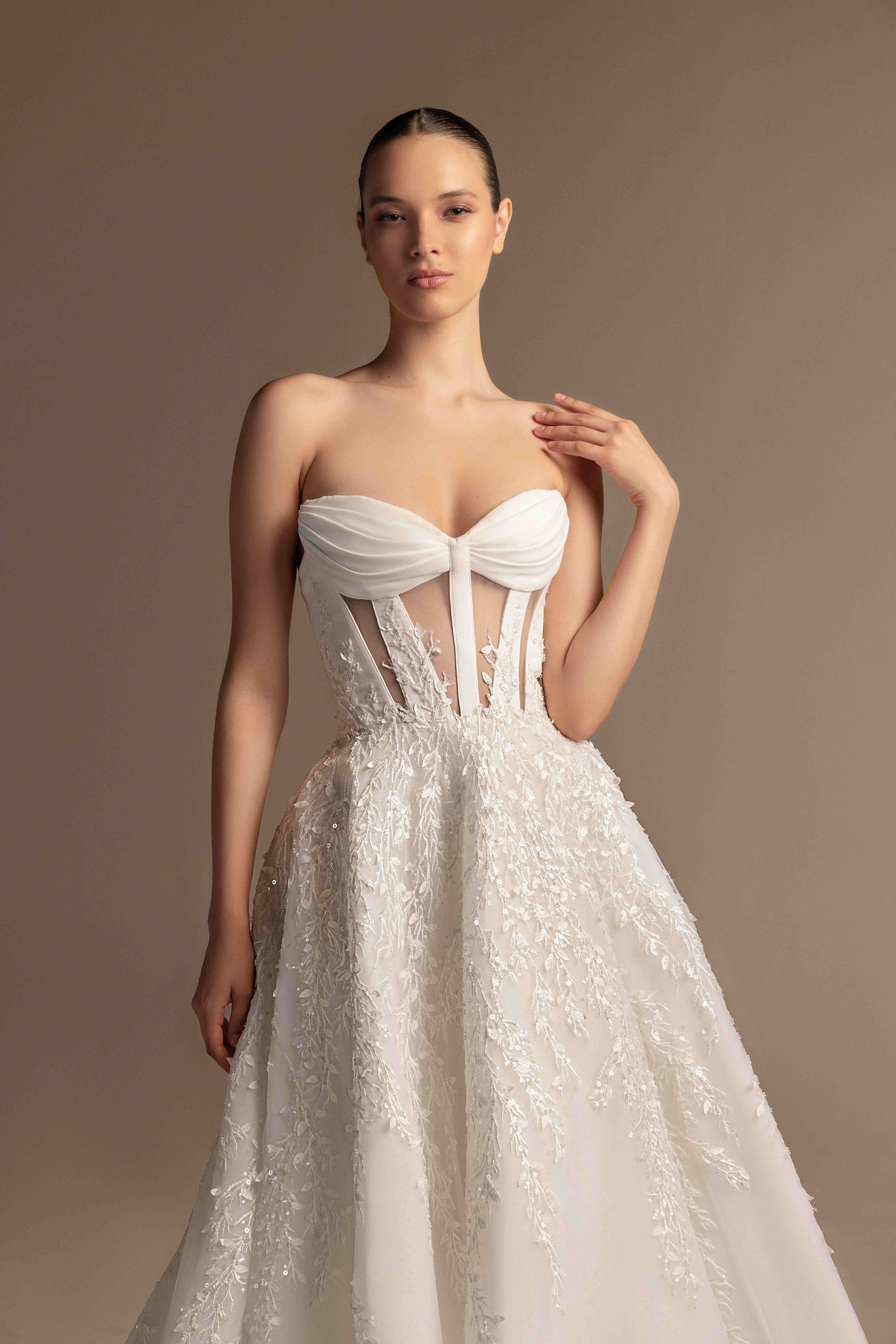 TONY-WARD-LA-MARIEE-FALL-2025-CLOSE-UP-03-TIMELESS